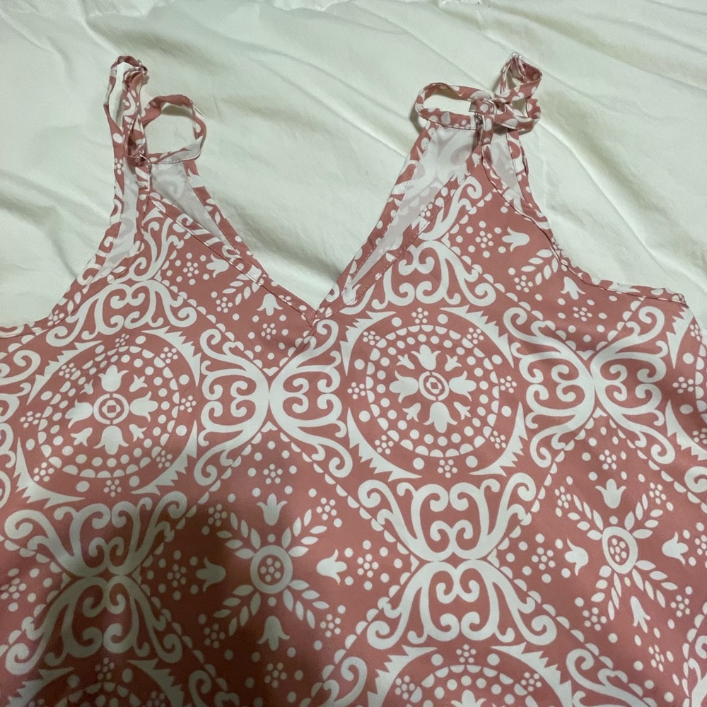 Camisole. Pink and white floral detail.